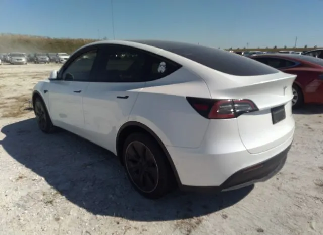 Photo 2 VIN: 7SAYGDEE1NF374090 - TESLA MODEL Y 