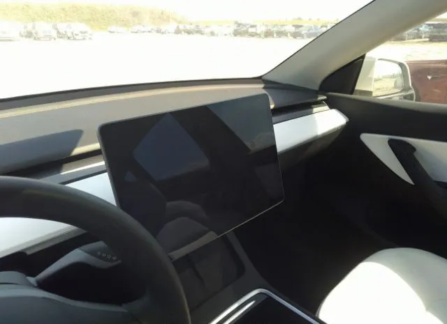 Photo 6 VIN: 7SAYGDEE1NF374090 - TESLA MODEL Y 