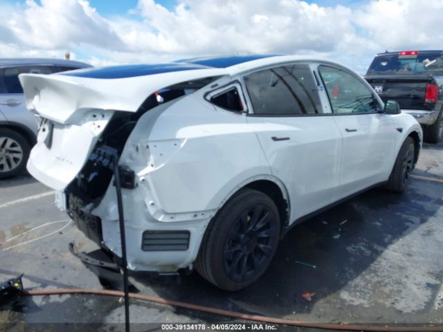 Photo 3 VIN: 7SAYGDEE1PA050928 - TESLA MODEL Y 