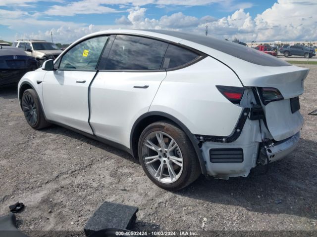 Photo 2 VIN: 7SAYGDEE1PA126521 - TESLA MODEL Y 