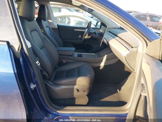 Photo 4 VIN: 7SAYGDEE1PA135543 - TESLA MODEL Y 