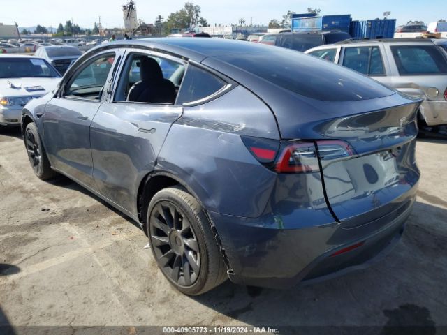 Photo 2 VIN: 7SAYGDEE1PA137017 - TESLA MODEL Y 