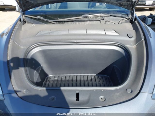 Photo 9 VIN: 7SAYGDEE1PA137017 - TESLA MODEL Y 