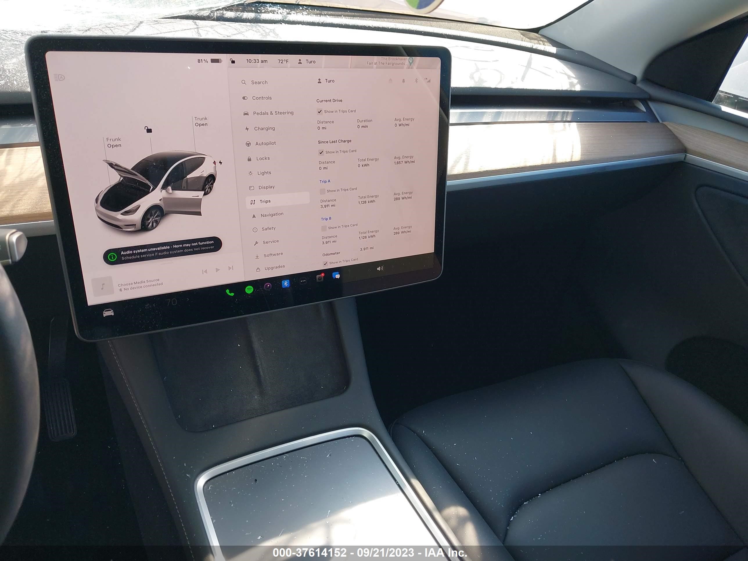 Photo 17 VIN: 7SAYGDEE1PA139740 - TESLA MODEL Y 