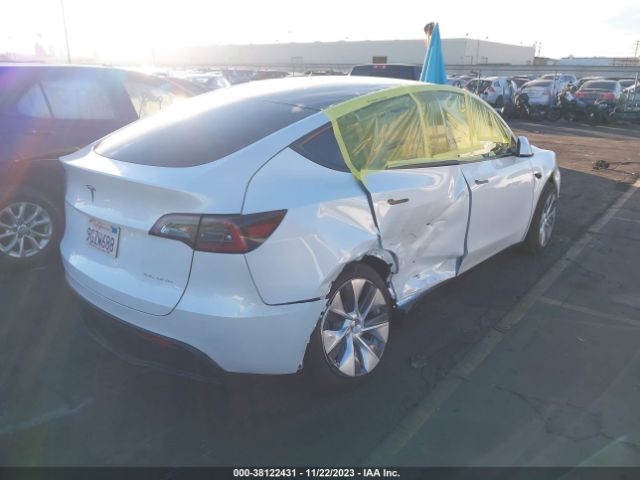 Photo 3 VIN: 7SAYGDEE1PA140936 - TESLA MODEL Y 