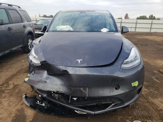 Photo 4 VIN: 7SAYGDEE1PF589827 - TESLA MODEL Y 