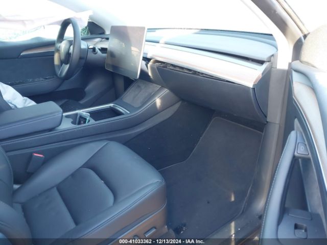 Photo 4 VIN: 7SAYGDEE1PF708511 - TESLA MODEL Y 