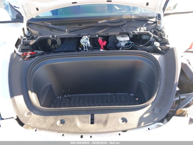 Photo 9 VIN: 7SAYGDEE1PF787467 - TESLA MODEL Y 