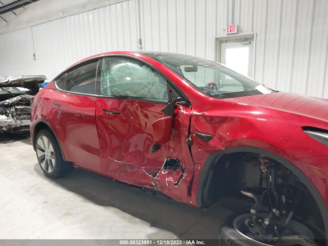 Photo 5 VIN: 7SAYGDEE1PF805367 - TESLA MODEL Y 