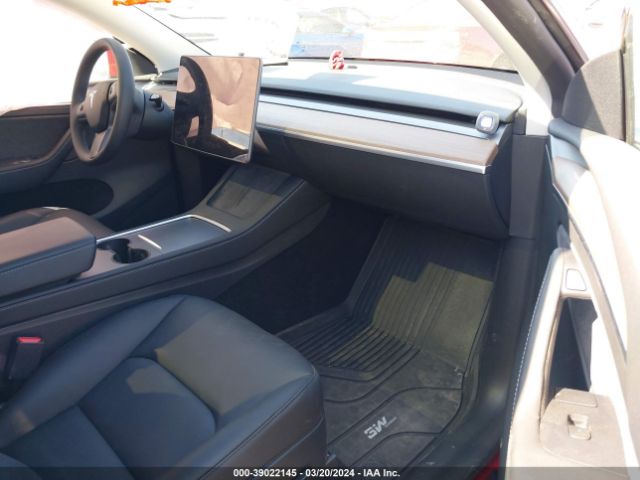 Photo 4 VIN: 7SAYGDEE1PF870087 - TESLA MODEL Y 