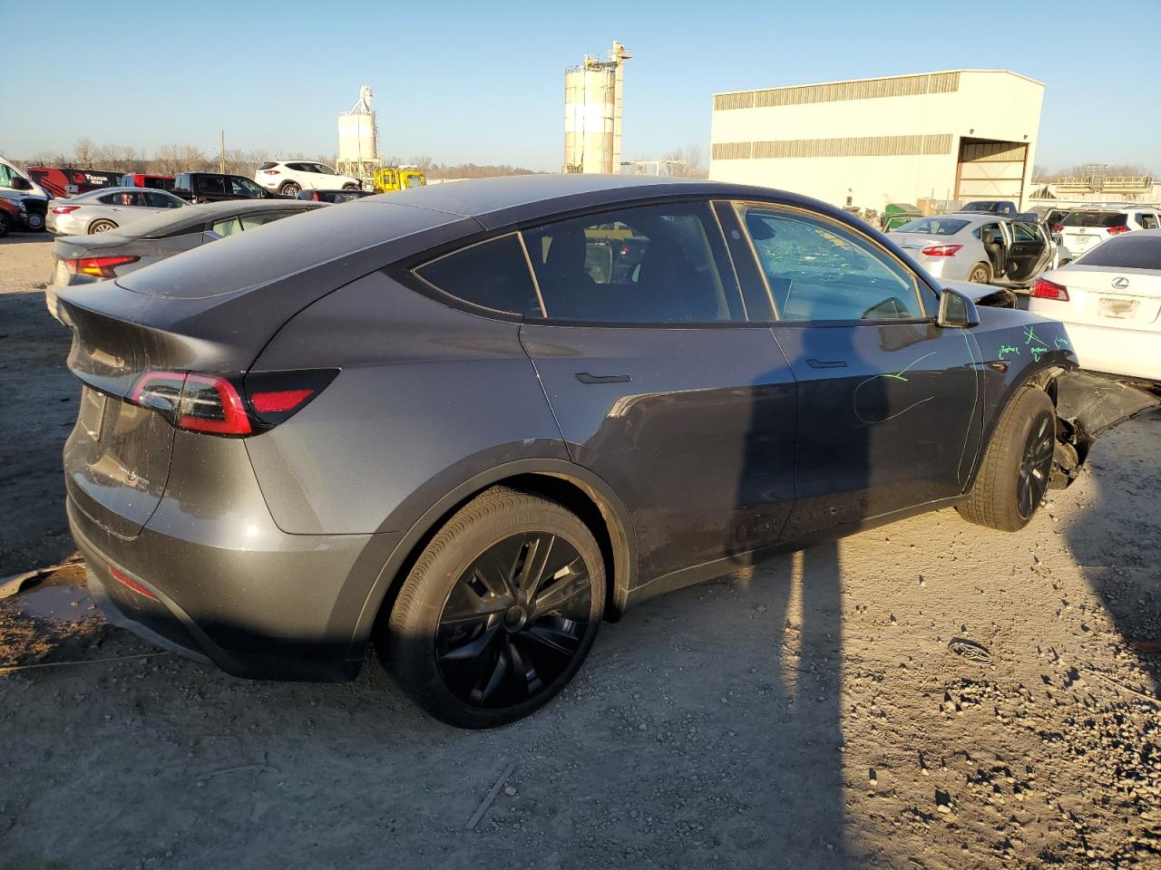 Photo 2 VIN: 7SAYGDEE1PF875998 - TESLA MODEL Y 