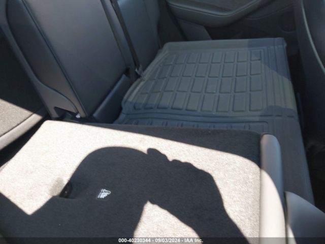 Photo 7 VIN: 7SAYGDEE1PF892686 - TESLA MODEL Y 