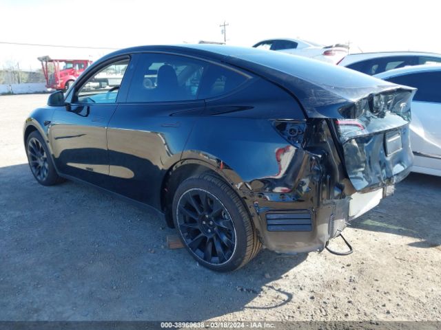 Photo 2 VIN: 7SAYGDEE1PF894986 - TESLA MODEL Y 