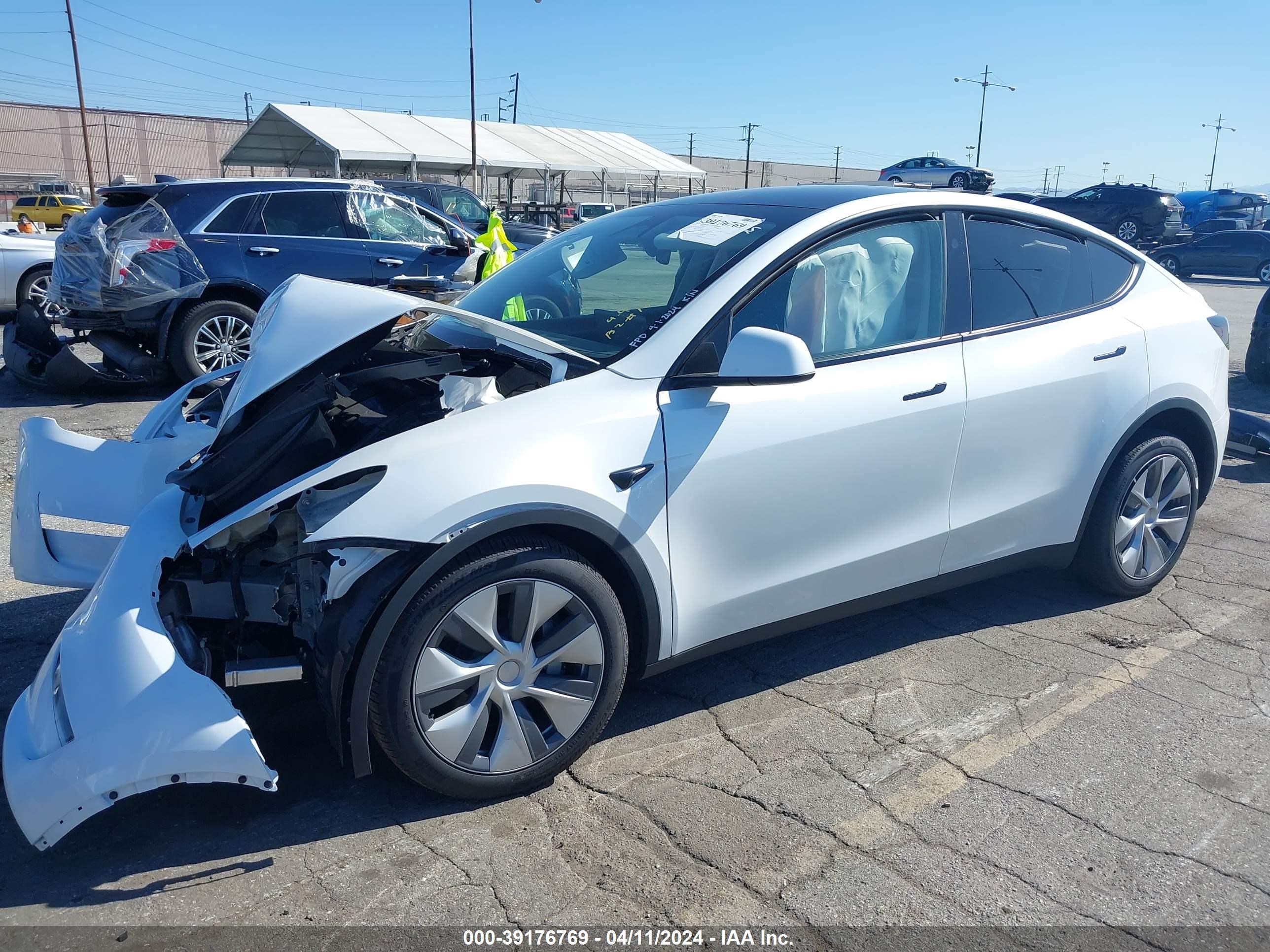 Photo 1 VIN: 7SAYGDEE1RA230610 - TESLA MODEL Y 