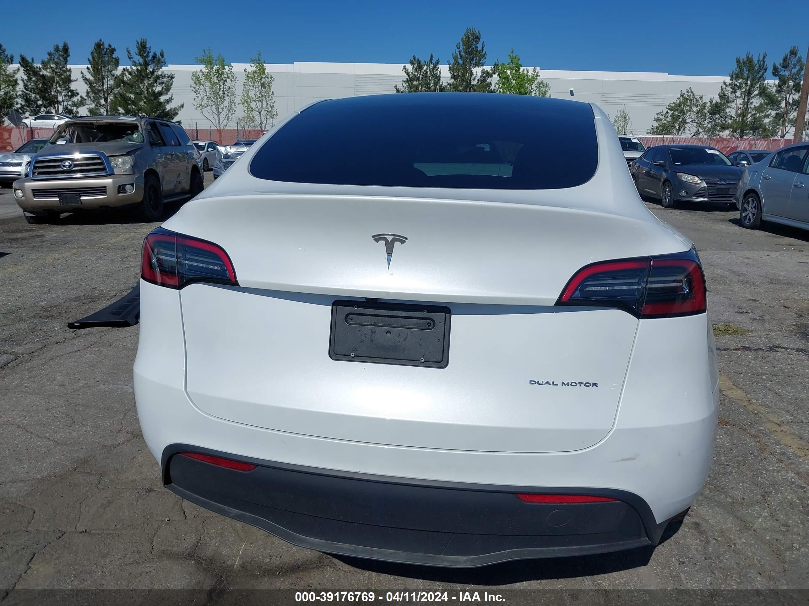 Photo 15 VIN: 7SAYGDEE1RA230610 - TESLA MODEL Y 