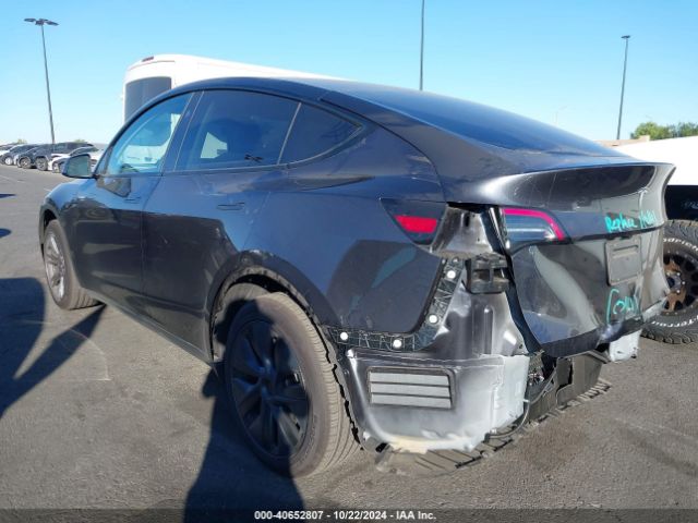 Photo 2 VIN: 7SAYGDEE1RF163929 - TESLA MODEL Y 