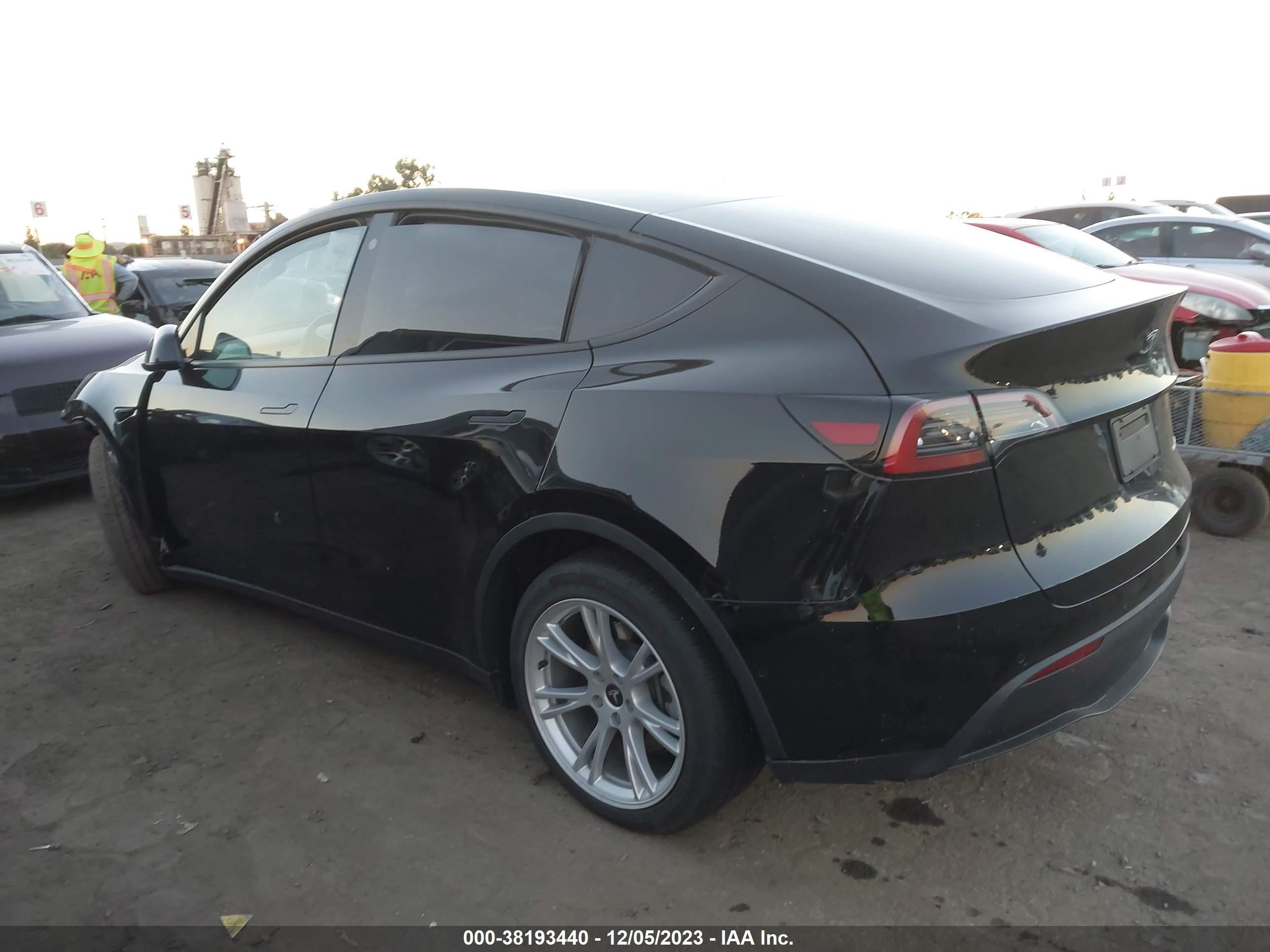 Photo 2 VIN: 7SAYGDEE2NA022536 - TESLA MODEL Y 