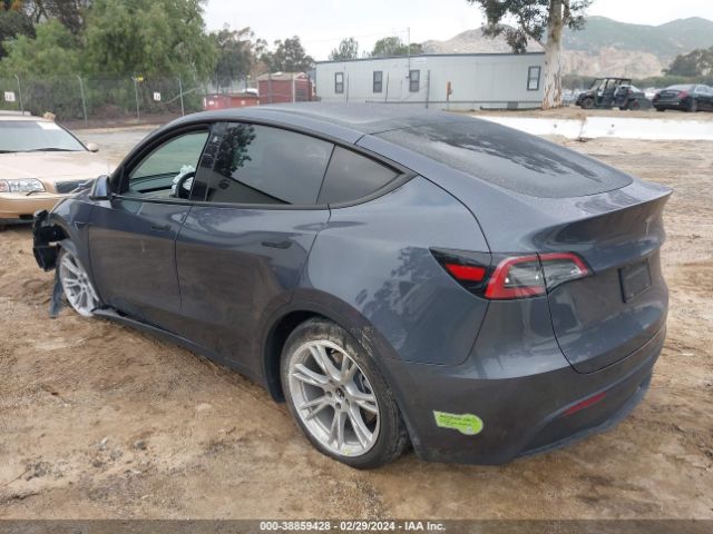 Photo 2 VIN: 7SAYGDEE2NF320880 - TESLA MODEL Y 