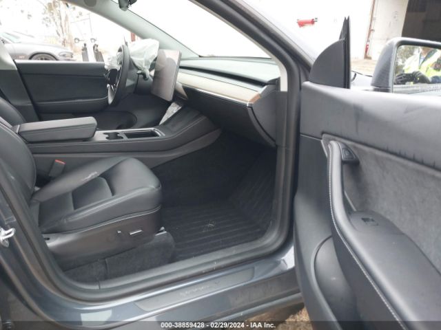 Photo 4 VIN: 7SAYGDEE2NF320880 - TESLA MODEL Y 