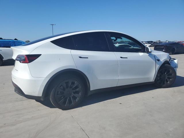 Photo 2 VIN: 7SAYGDEE2NF323052 - TESLA MODEL Y 