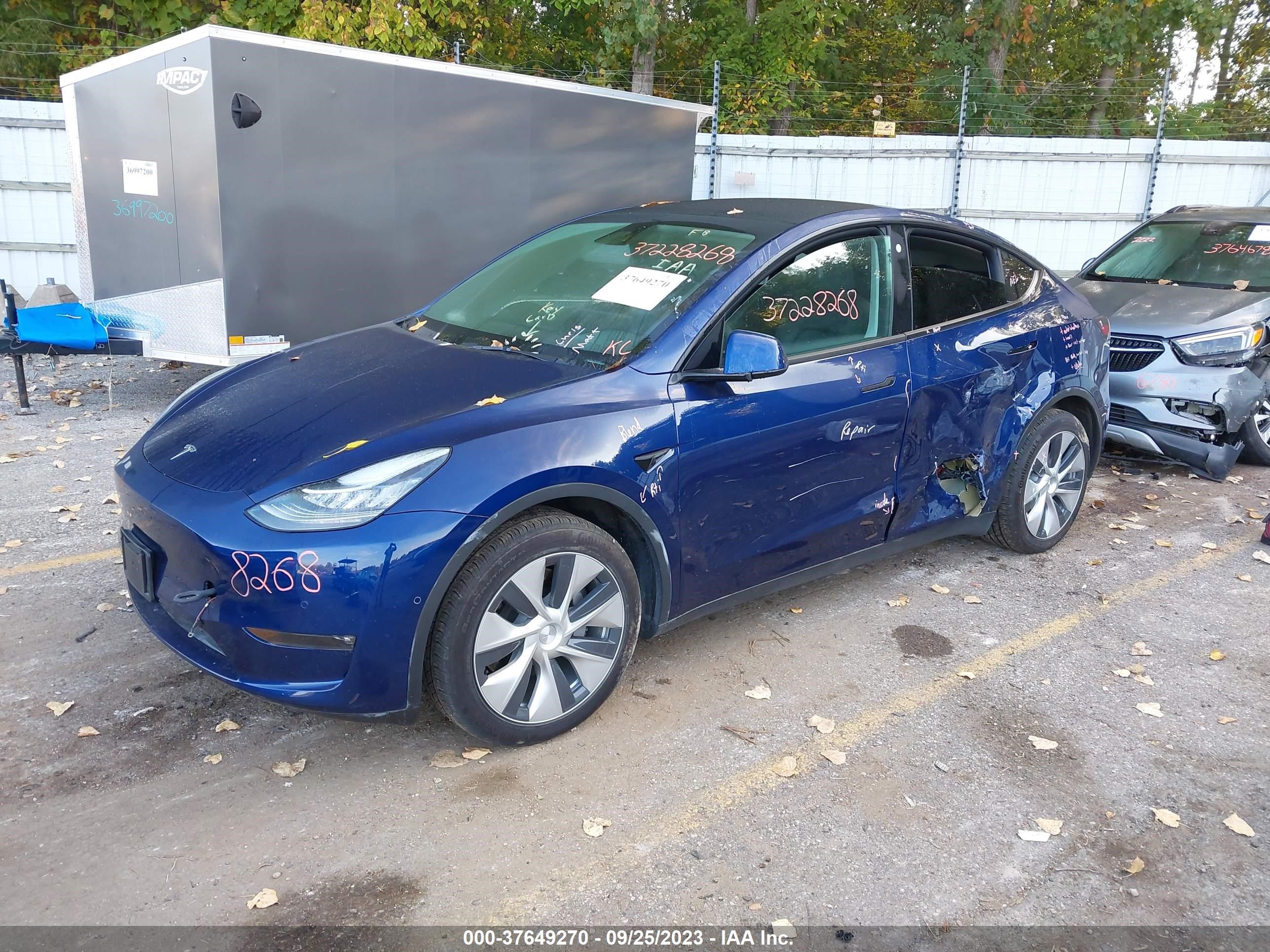 Photo 1 VIN: 7SAYGDEE2NF336464 - TESLA MODEL Y 