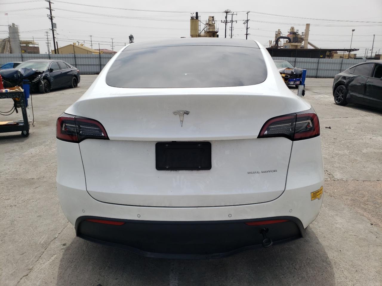 Photo 5 VIN: 7SAYGDEE2NF378326 - TESLA MODEL Y 