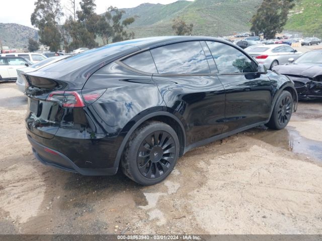 Photo 3 VIN: 7SAYGDEE2NF405279 - TESLA MODEL Y 