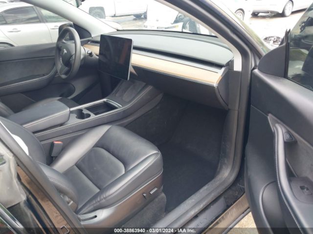 Photo 4 VIN: 7SAYGDEE2NF405279 - TESLA MODEL Y 