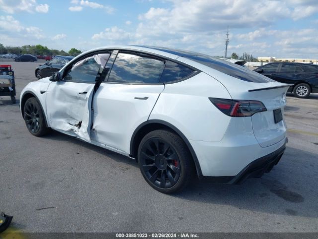 Photo 2 VIN: 7SAYGDEE2NF447158 - TESLA MODEL Y 