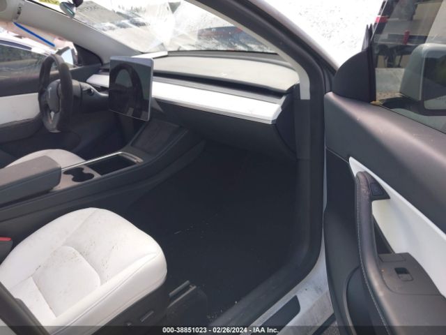 Photo 4 VIN: 7SAYGDEE2NF447158 - TESLA MODEL Y 