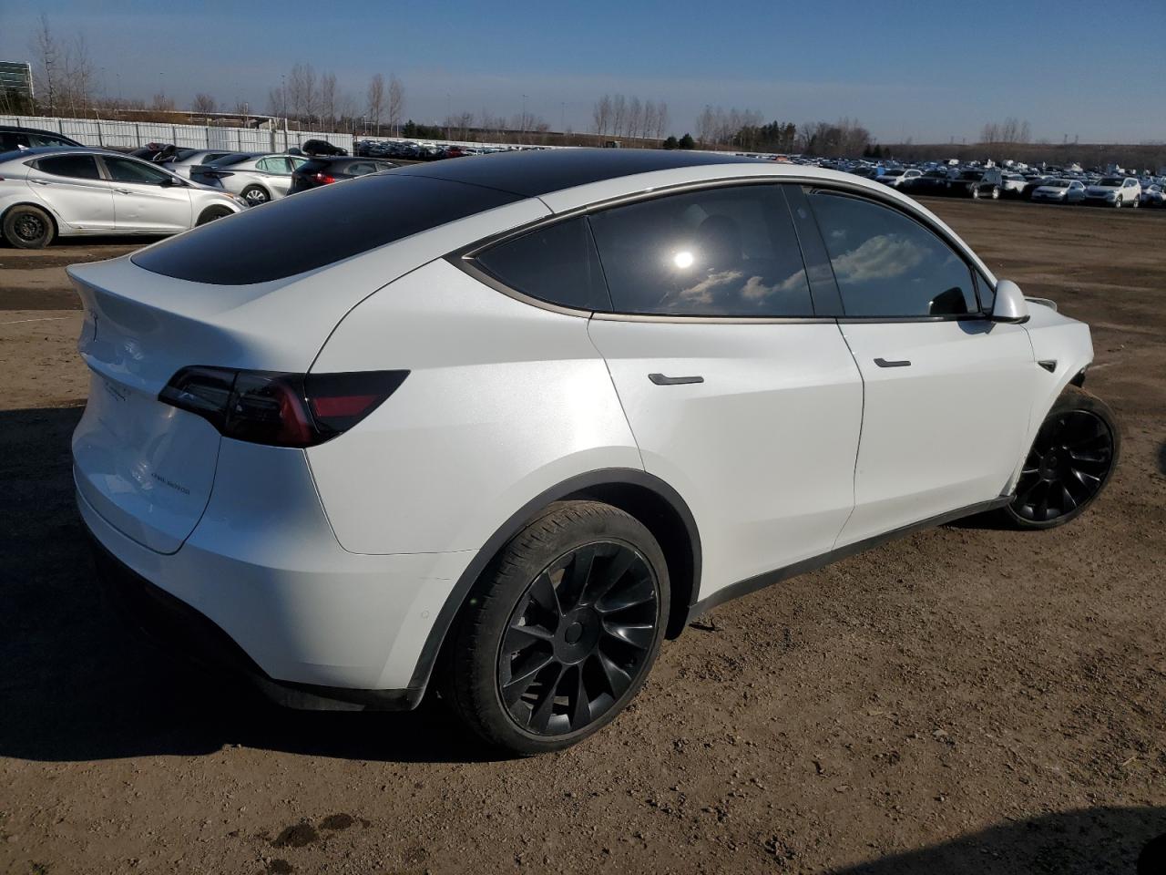 Photo 2 VIN: 7SAYGDEE2NF449671 - TESLA MODEL Y 