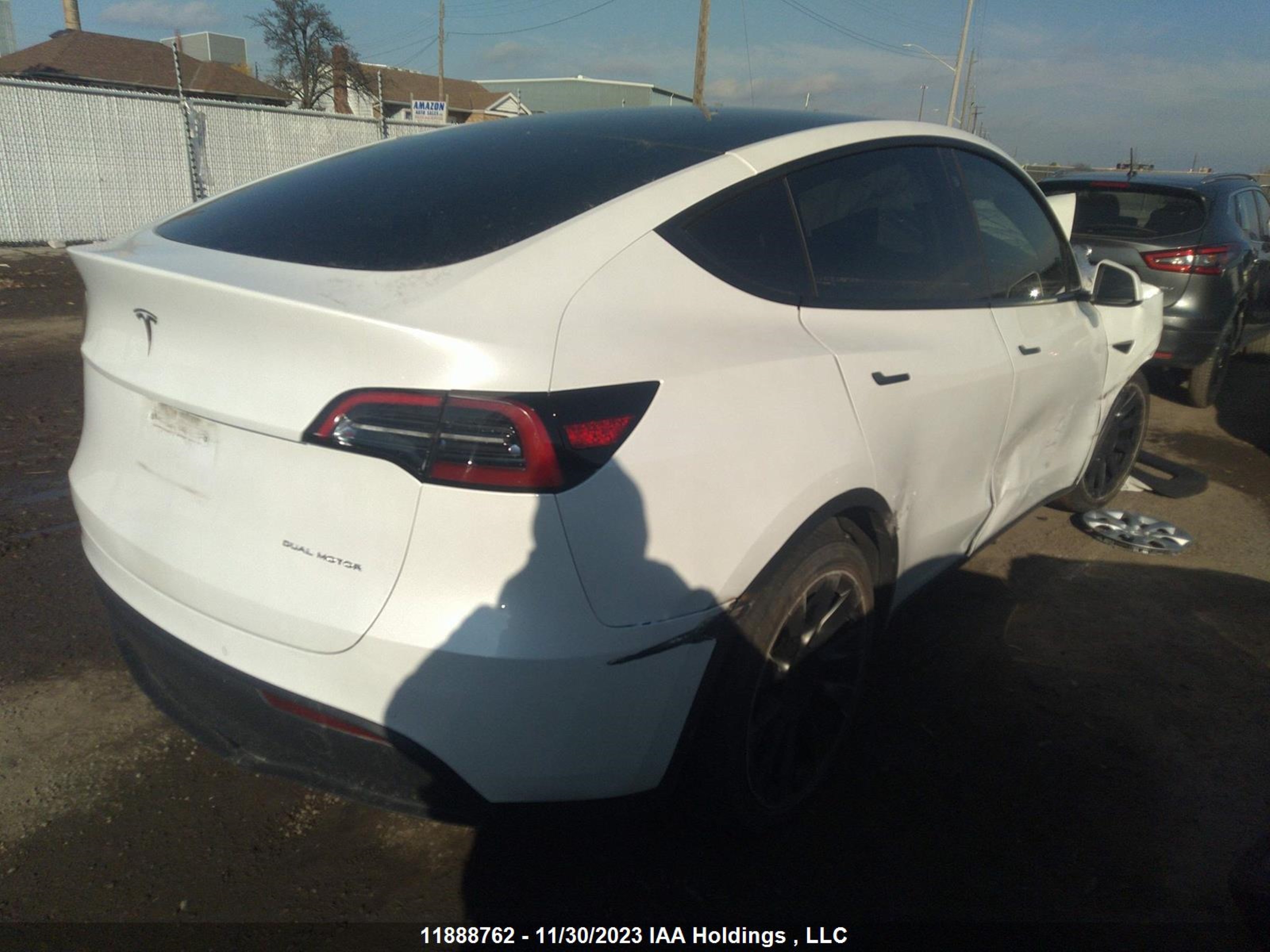 Photo 3 VIN: 7SAYGDEE2NF465904 - TESLA MODEL Y 