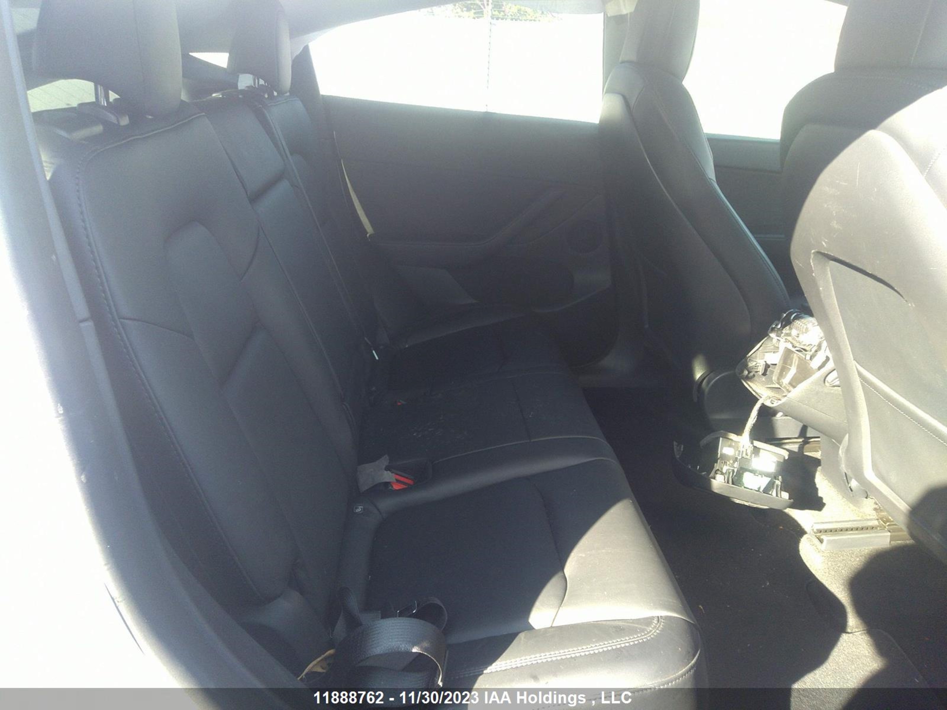 Photo 7 VIN: 7SAYGDEE2NF465904 - TESLA MODEL Y 