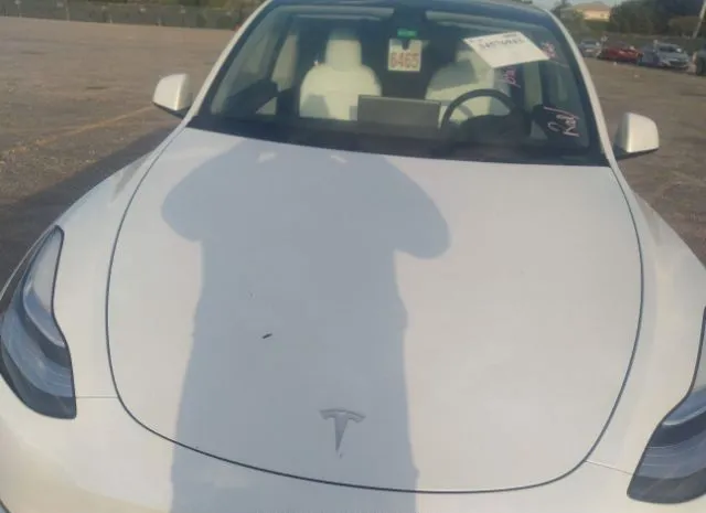 Photo 9 VIN: 7SAYGDEE2NF467510 - TESLA MODEL Y 