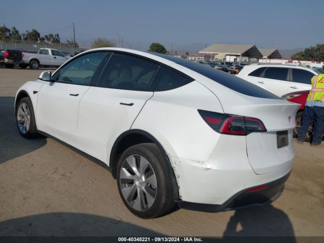 Photo 2 VIN: 7SAYGDEE2NF549334 - TESLA MODEL Y 