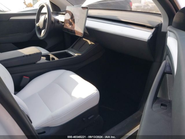 Photo 4 VIN: 7SAYGDEE2NF549334 - TESLA MODEL Y 