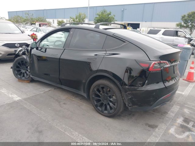 Photo 2 VIN: 7SAYGDEE2NF572175 - TESLA MODEL Y 