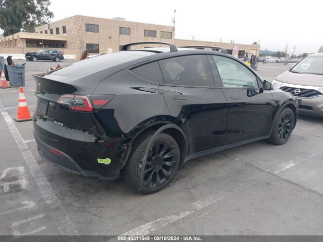 Photo 3 VIN: 7SAYGDEE2NF572175 - TESLA MODEL Y 