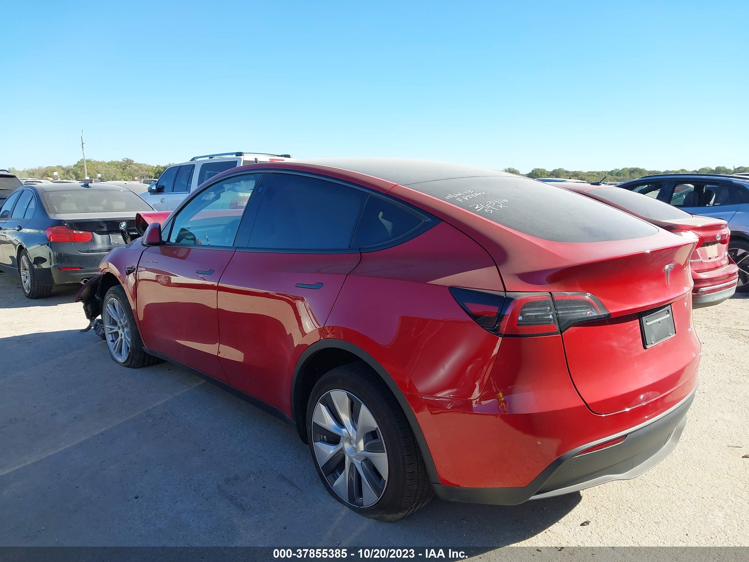 Photo 2 VIN: 7SAYGDEE2PA063266 - TESLA MODEL Y 