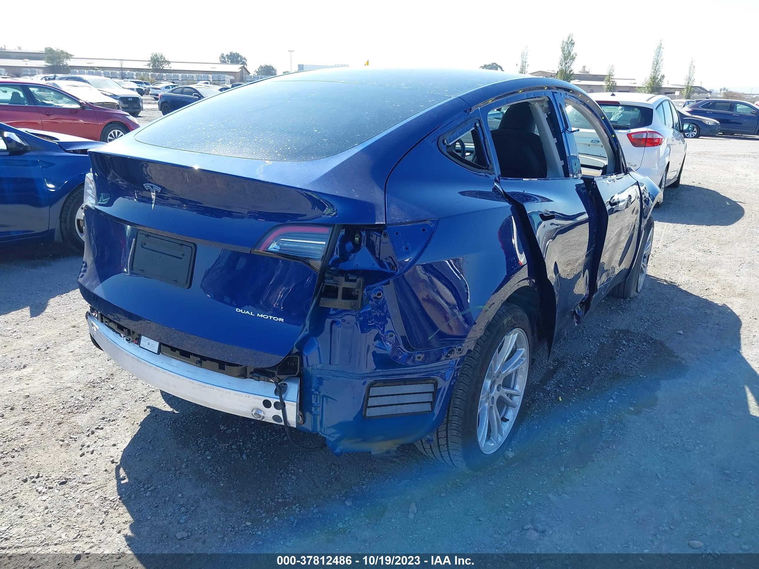 Photo 3 VIN: 7SAYGDEE2PA064644 - TESLA MODEL Y 