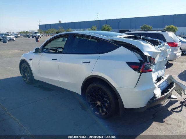 Photo 2 VIN: 7SAYGDEE2PA071528 - TESLA MODEL Y 