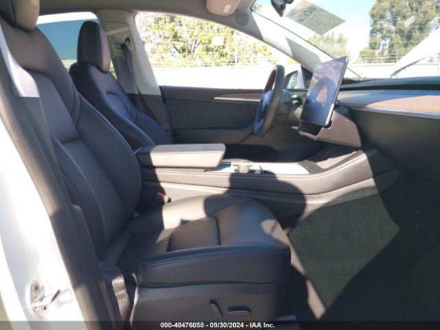 Photo 4 VIN: 7SAYGDEE2PA071528 - TESLA MODEL Y 