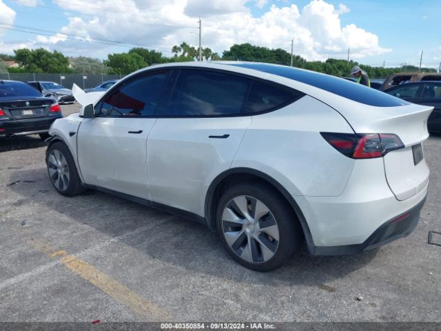 Photo 2 VIN: 7SAYGDEE2PA075160 - TESLA MODEL Y 