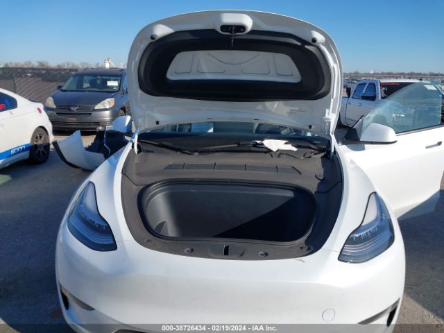 Photo 9 VIN: 7SAYGDEE2PA090449 - TESLA MODEL Y 