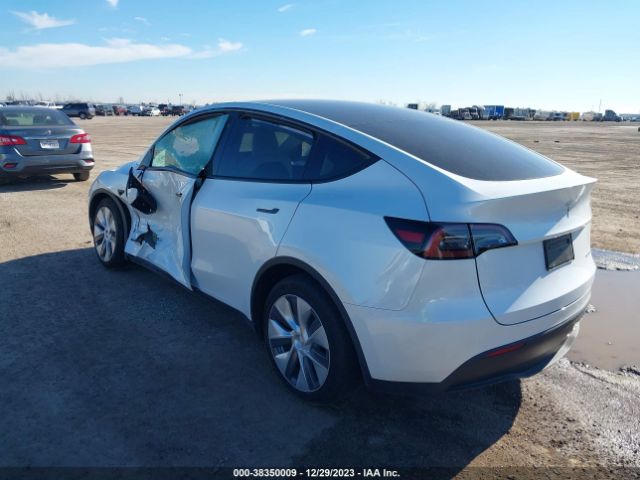 Photo 2 VIN: 7SAYGDEE2PA093089 - TESLA MODEL Y 