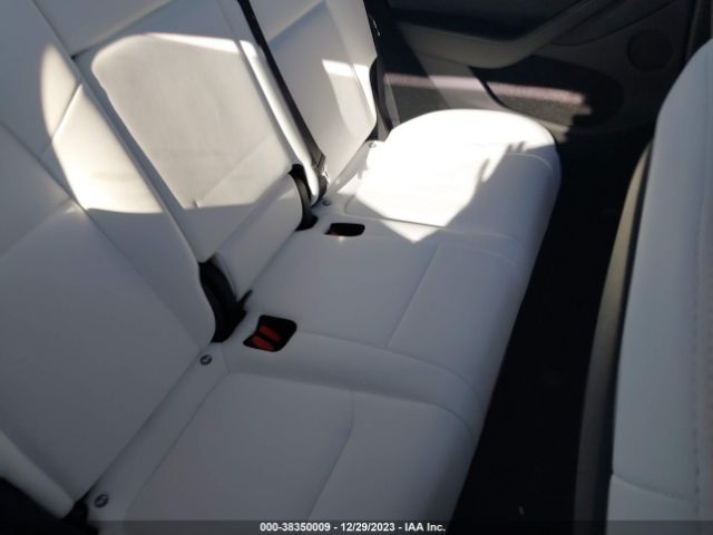 Photo 7 VIN: 7SAYGDEE2PA093089 - TESLA MODEL Y 