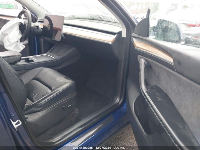 Photo 4 VIN: 7SAYGDEE2PA096705 - TESLA MODEL Y 