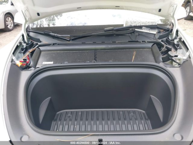 Photo 9 VIN: 7SAYGDEE2PA104172 - TESLA MODEL Y 