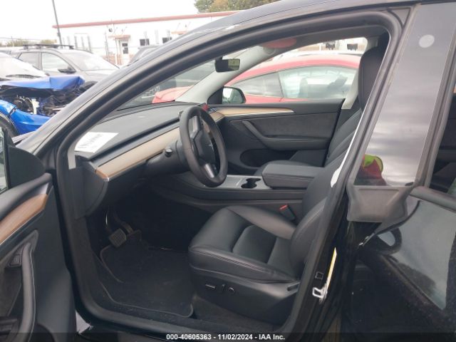 Photo 4 VIN: 7SAYGDEE2PA110540 - TESLA MODEL Y 