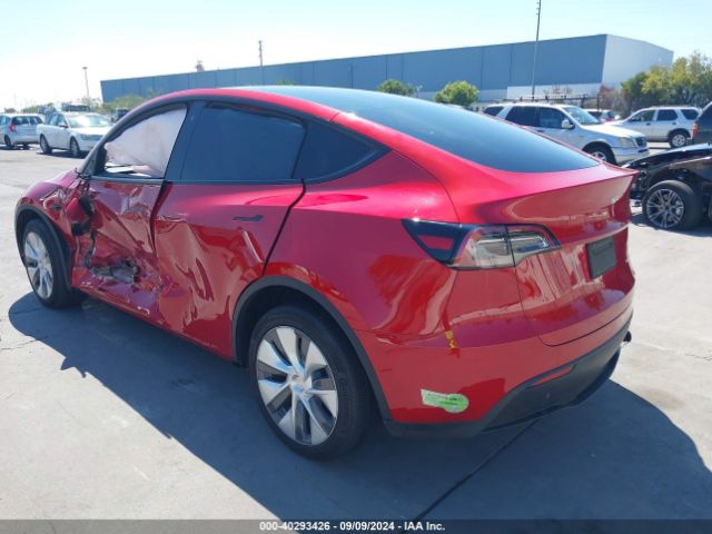 Photo 2 VIN: 7SAYGDEE2PA121182 - TESLA MODEL Y 